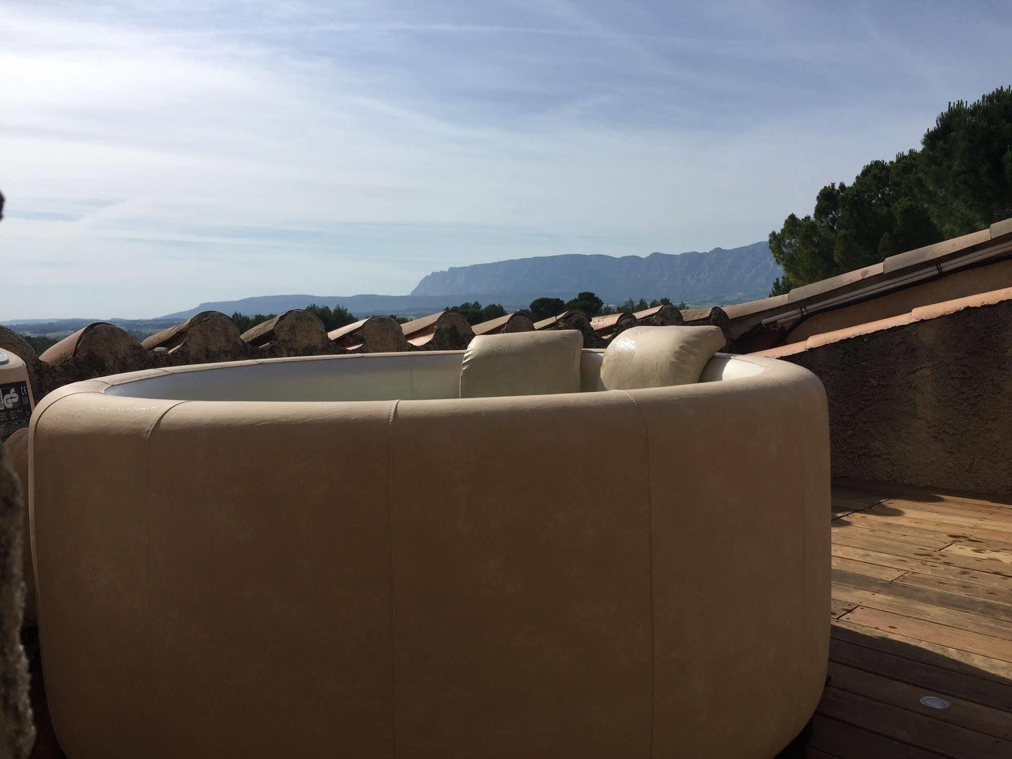Domaine De La Pomme Ξενοδοχείο Trets Εξωτερικό φωτογραφία